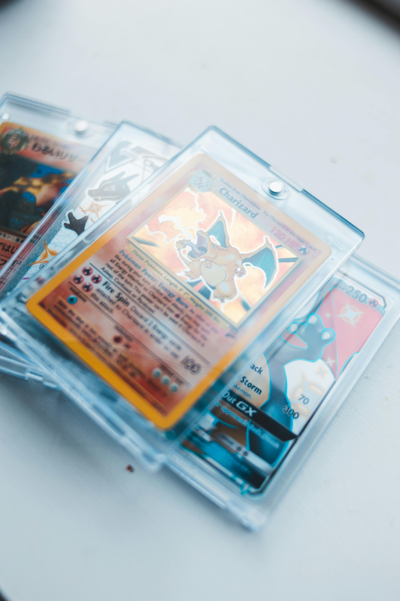Cartes de collection protégées, éclairage doux